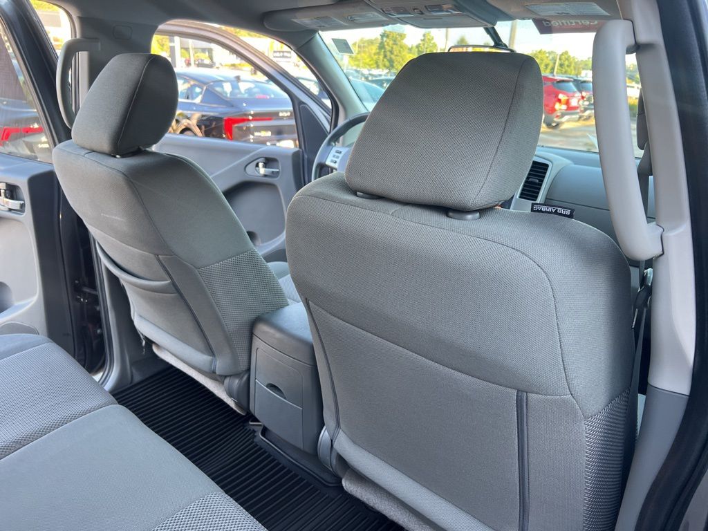 2021 Nissan Frontier Crew Cab photo 10