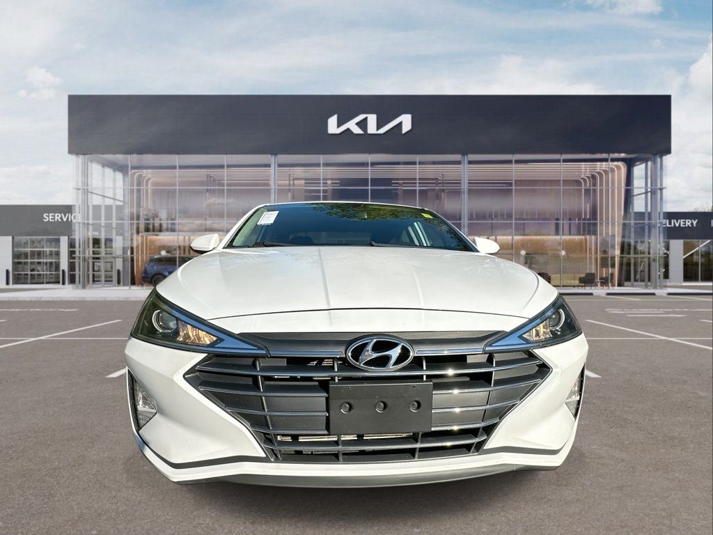 2020 Hyundai Elantra Value Edition photo 2