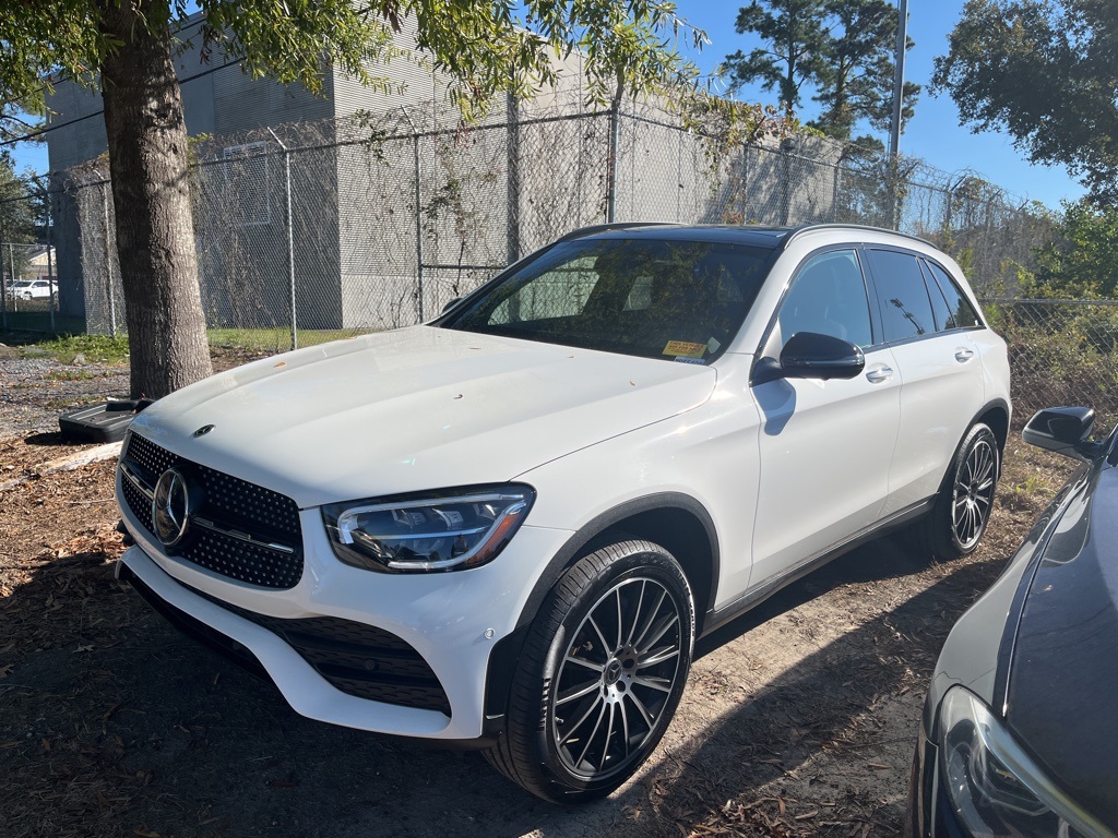2022 Mercedes Benz GLC 300 photo 2