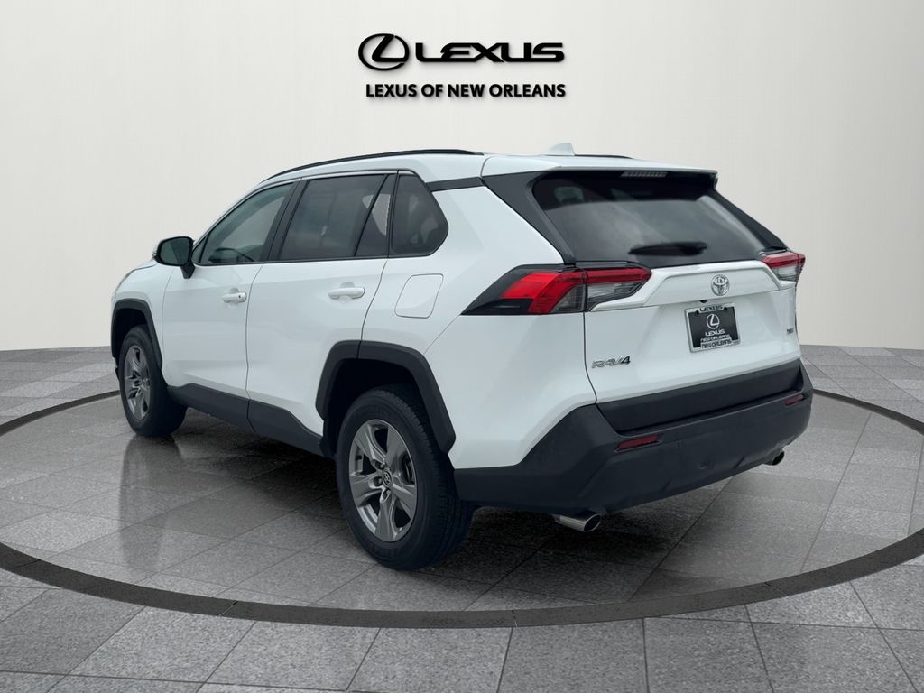 2024 Toyota RAV4 XLE photo 4