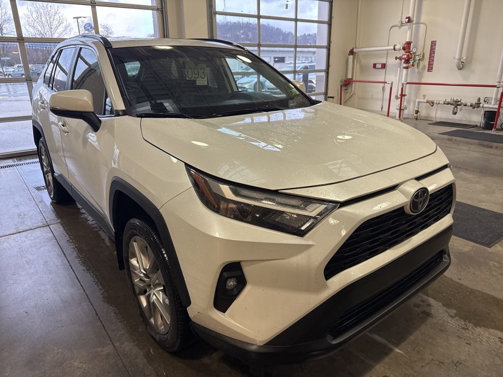 2023 Toyota RAV4 XLE Premium photo 2