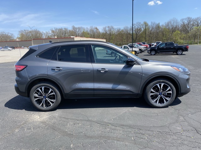 2022 Ford Escape SEL photo 5