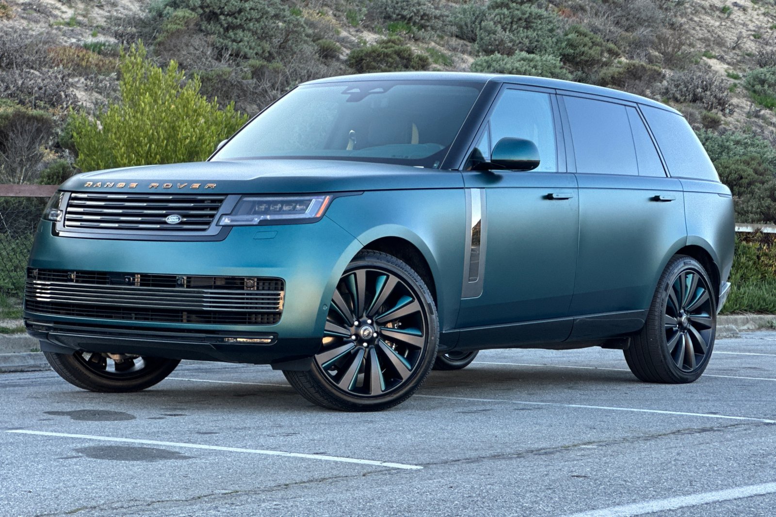2025 Land Rover Range Rover SV