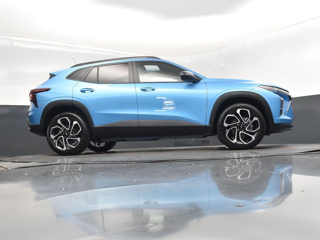 2025 Chevrolet Trax photo 40