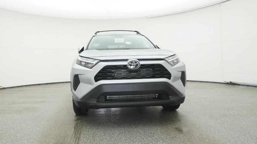 2025 Toyota RAV4 XLE photo 2