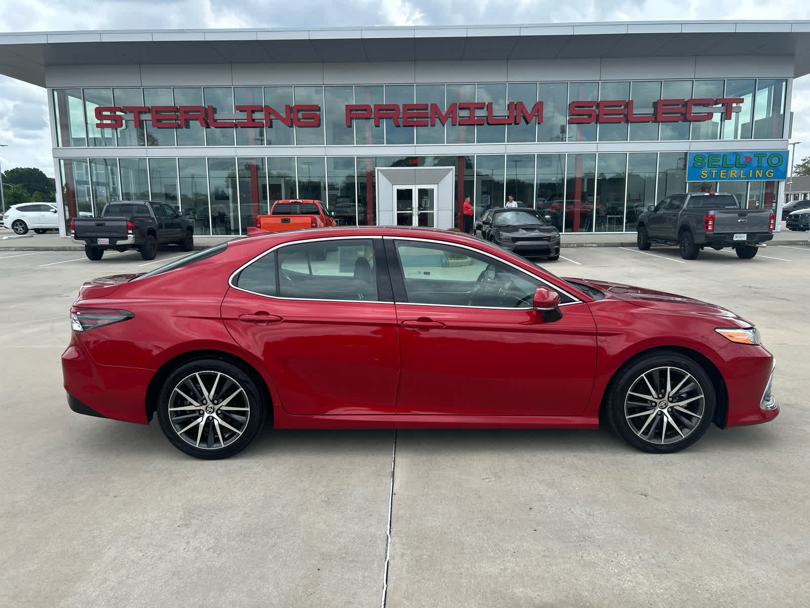 2023 Toyota Camry XLE's photo