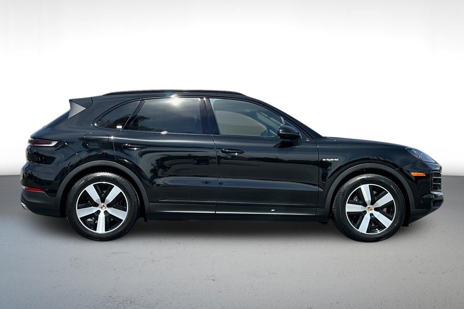 2026 Porsche Cayenne E-Hybrid photo 8