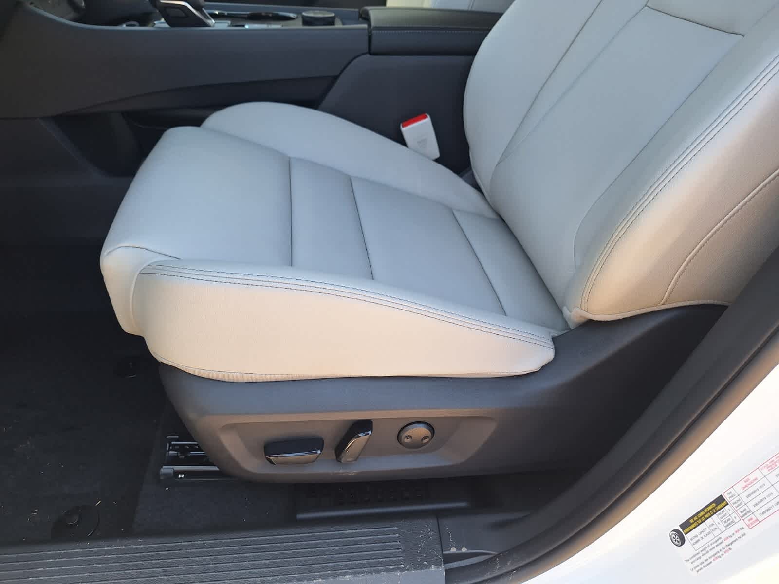 2025 Nissan Rogue SL photo 10