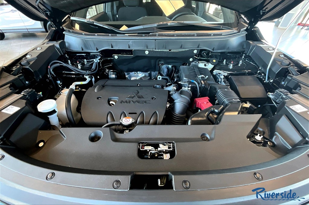 2025 Mitsubishi Outlander Sport ES SE LE photo 10