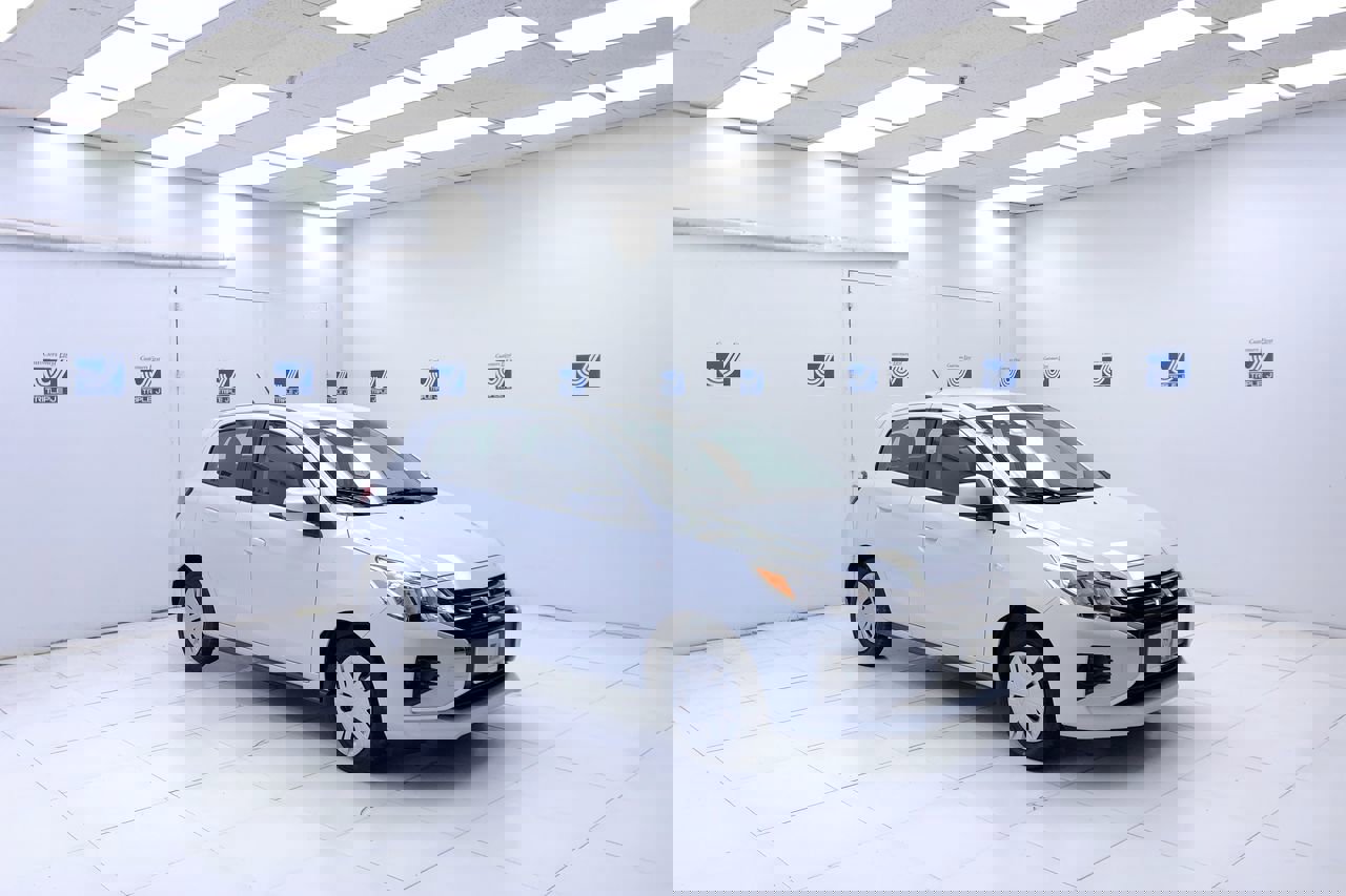 2024 Mitsubishi Mirage ES's photo