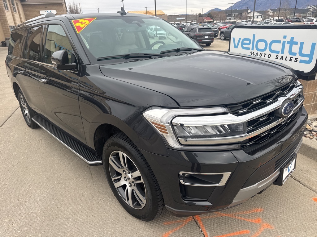 2023 Ford Expedition Limited's photo