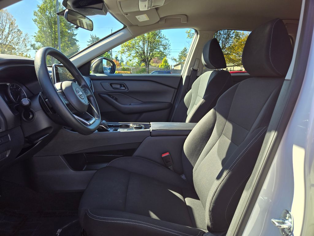 2024 Nissan Rogue S photo 12