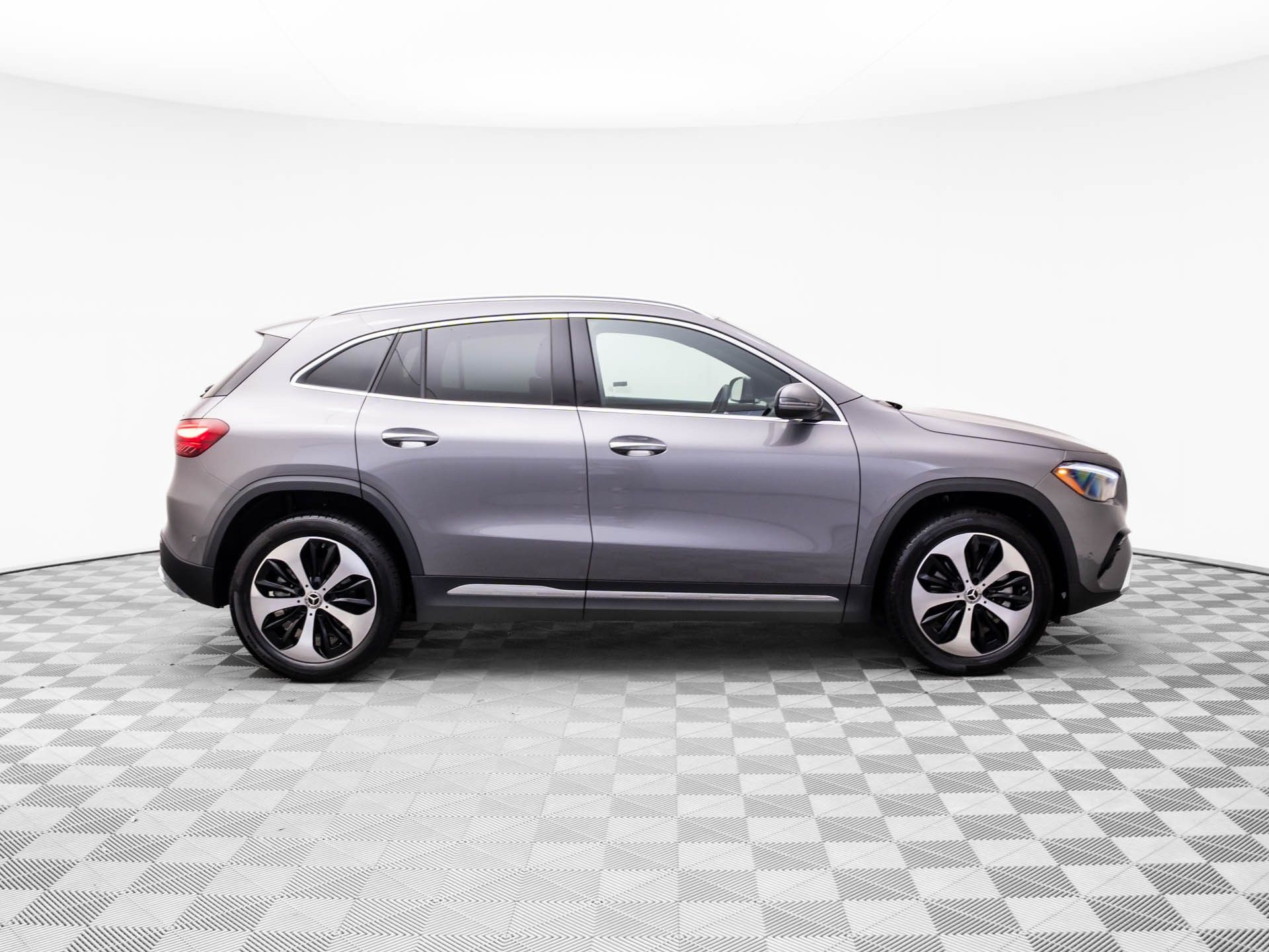 2025 Mercedes Benz GLA 250 4MATIC photo 4