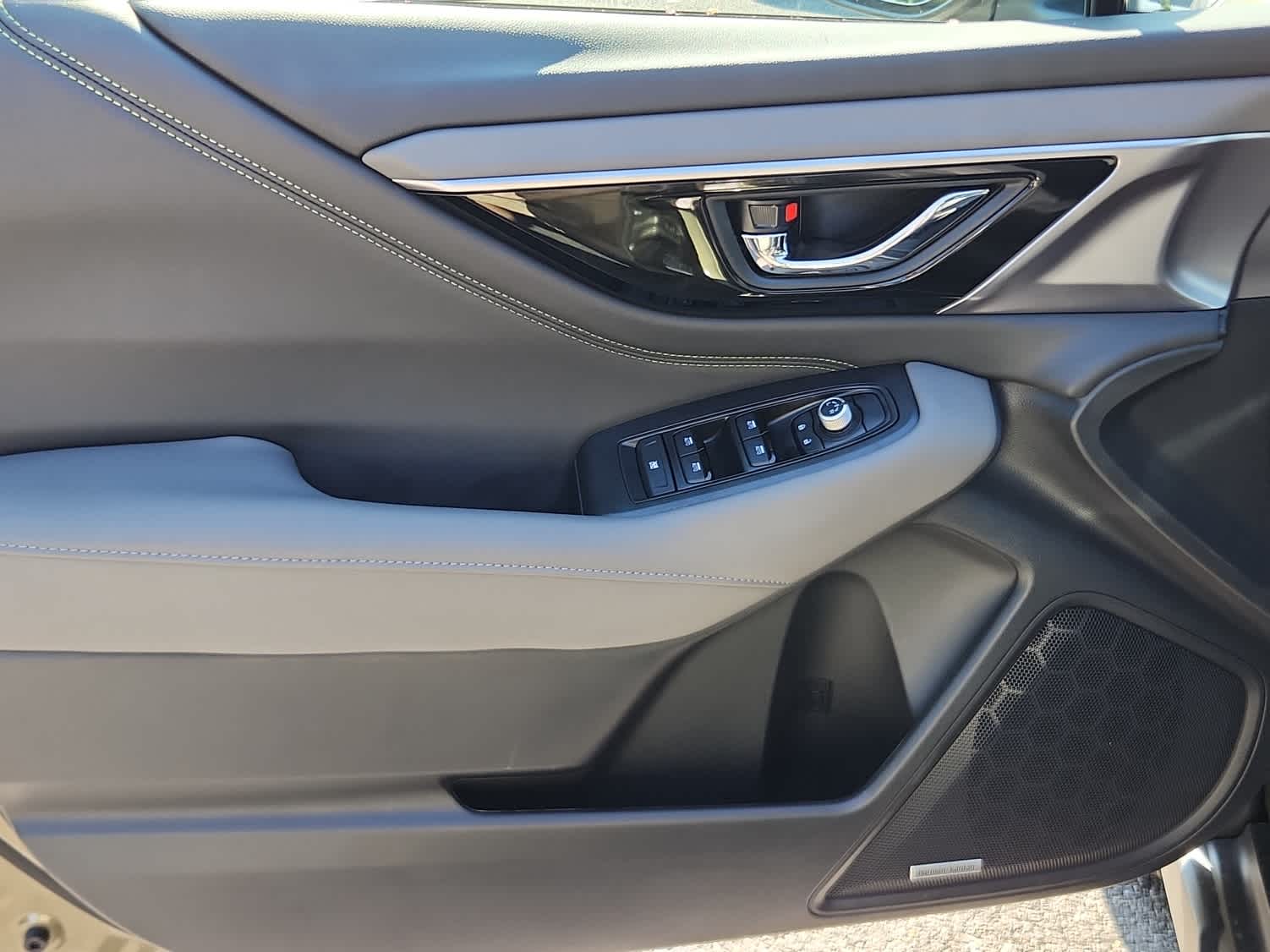 2025 Subaru Outback Onyx Edition photo 9