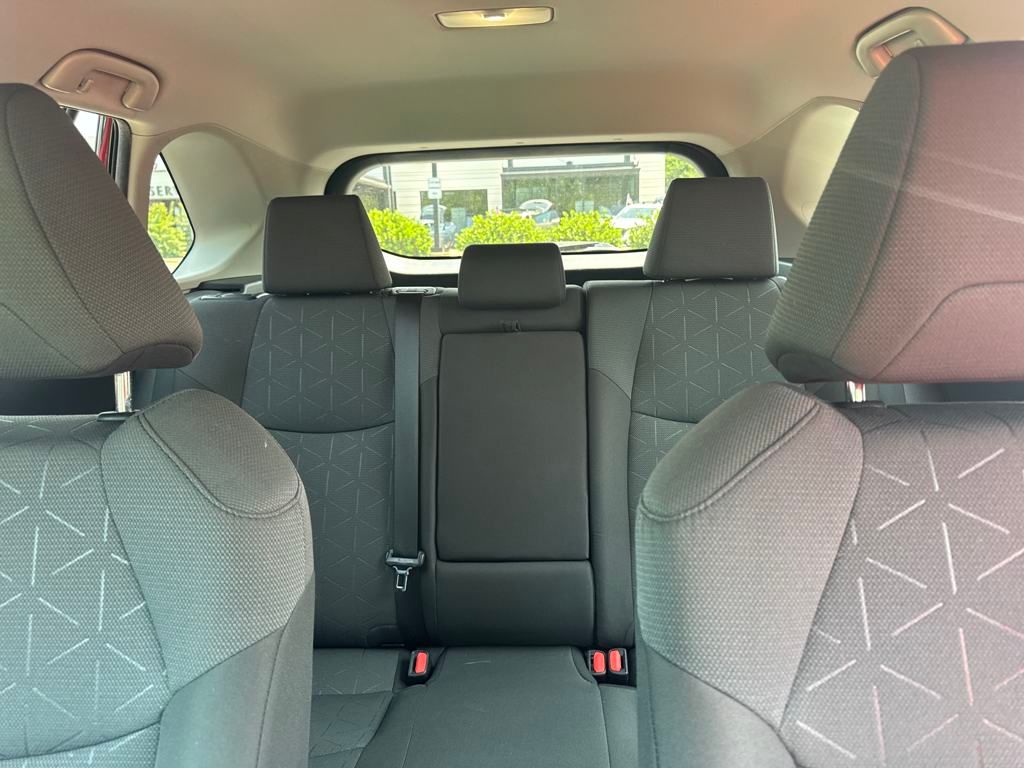 2022 Toyota RAV4 XLE photo 22