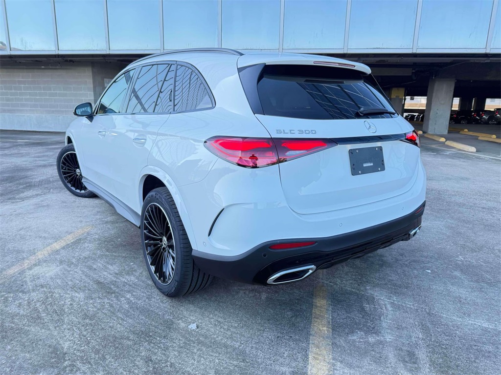 2026 Mercedes Benz GLC 300 photo 4