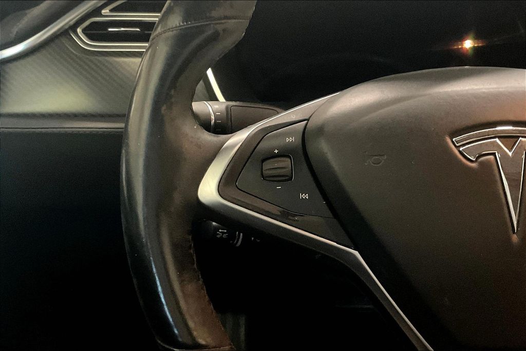 2016 Tesla Model S 75D photo 15