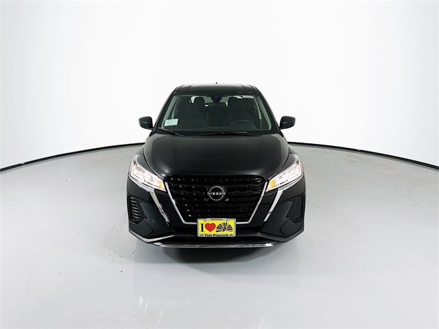 2025 Nissan Kicks Play S photo 2