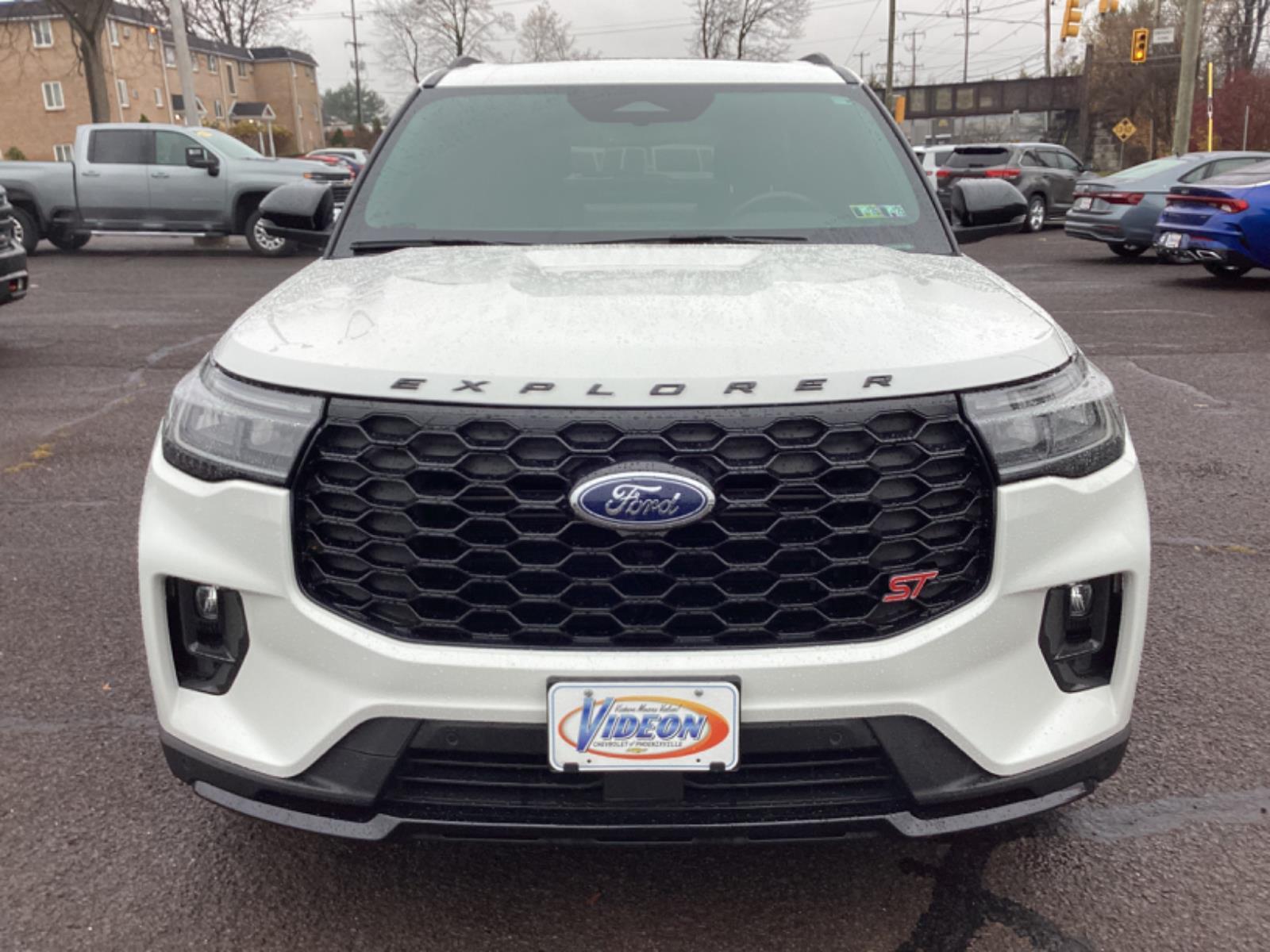 2025 Ford Explorer ST photo 2