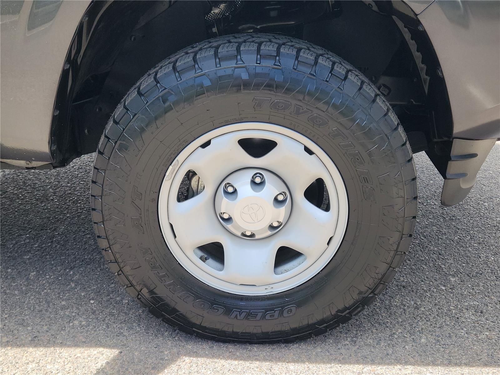 2022 Toyota Tacoma SR photo 16