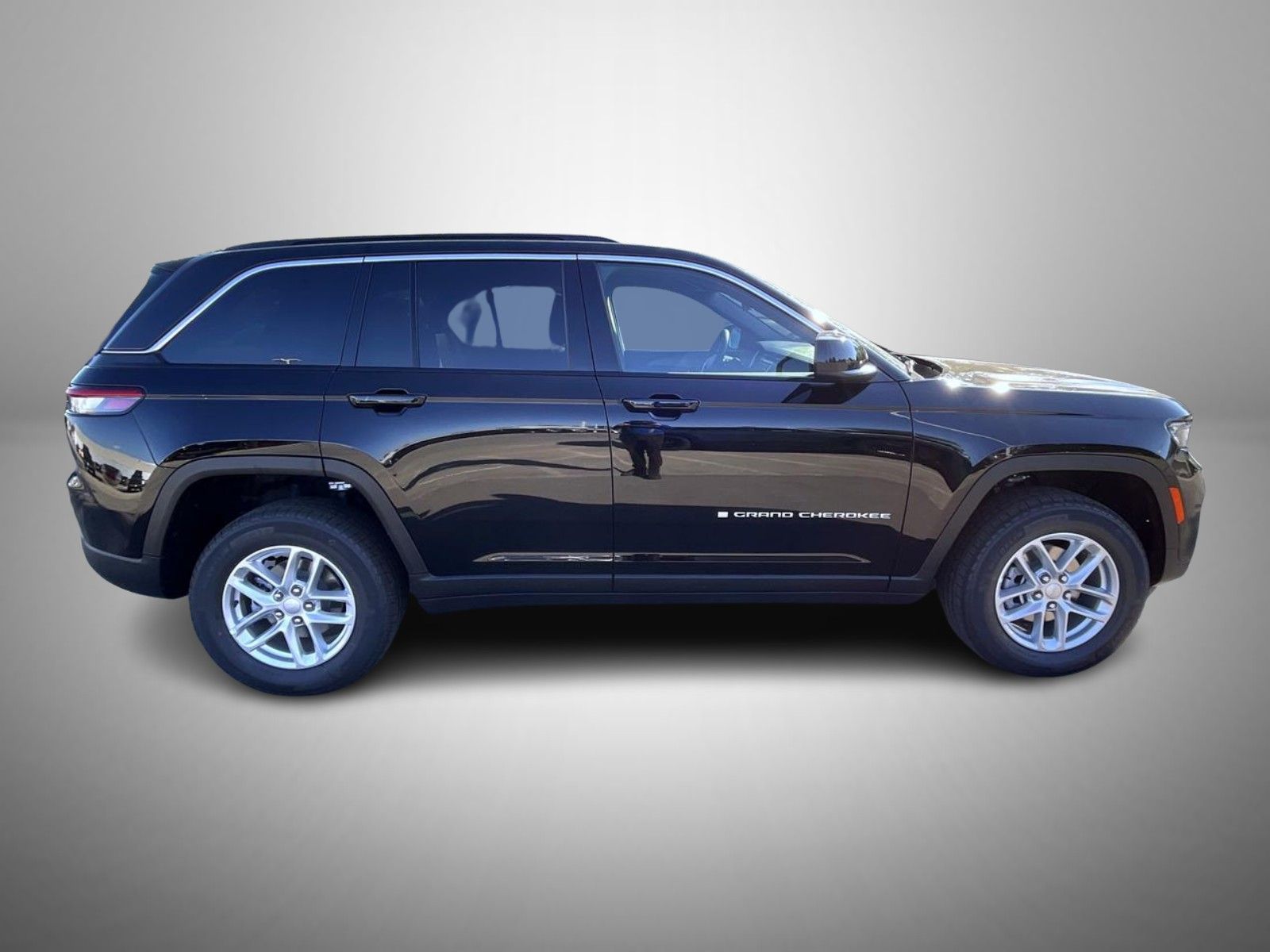 2025 Jeep Grand Cherokee Laredo X photo 4