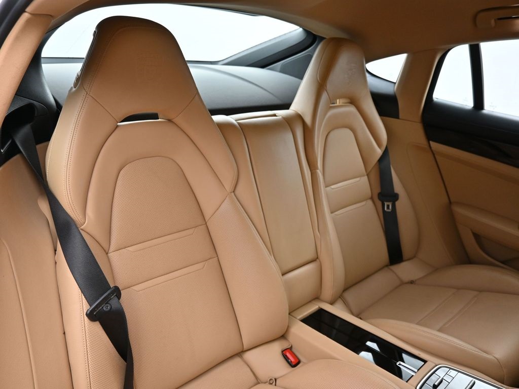 2019 Porsche Panamera Base photo 10