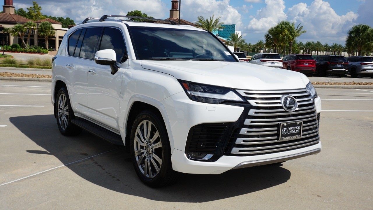 2023 Lexus LX 600 Ultra Luxury photo 3