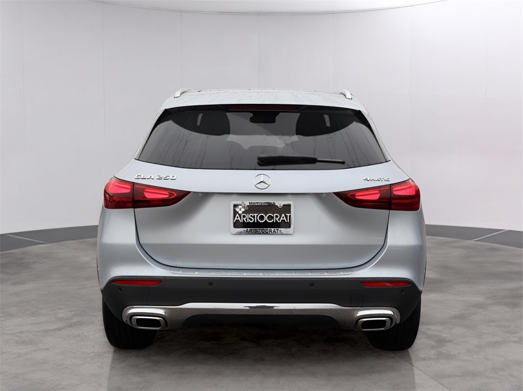 2025 Mercedes Benz GLA 250 4MATIC photo 4