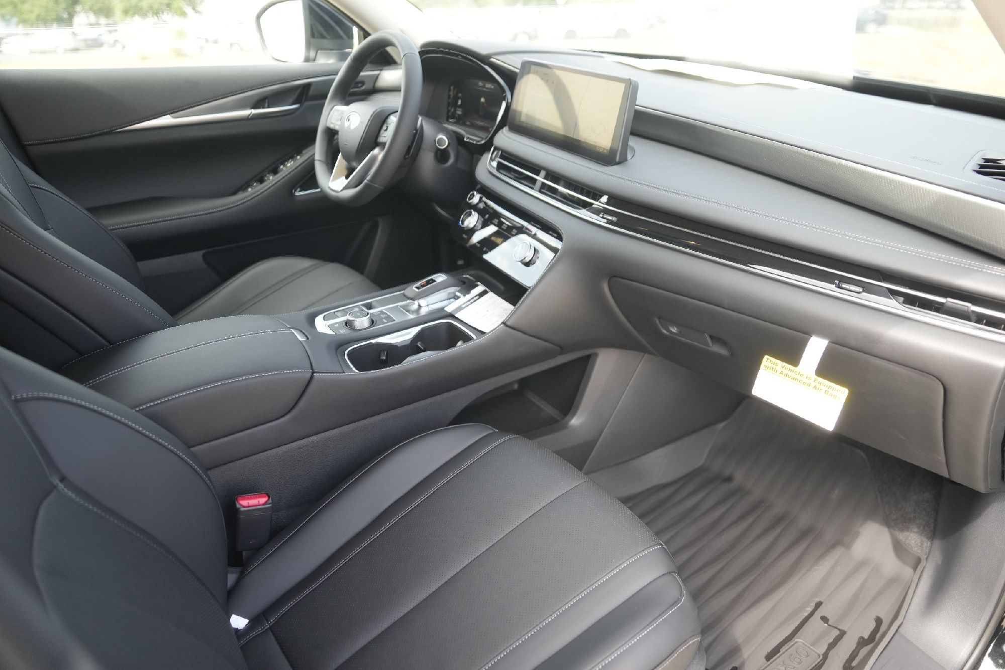 2026 Infiniti QX60 Luxe photo 13
