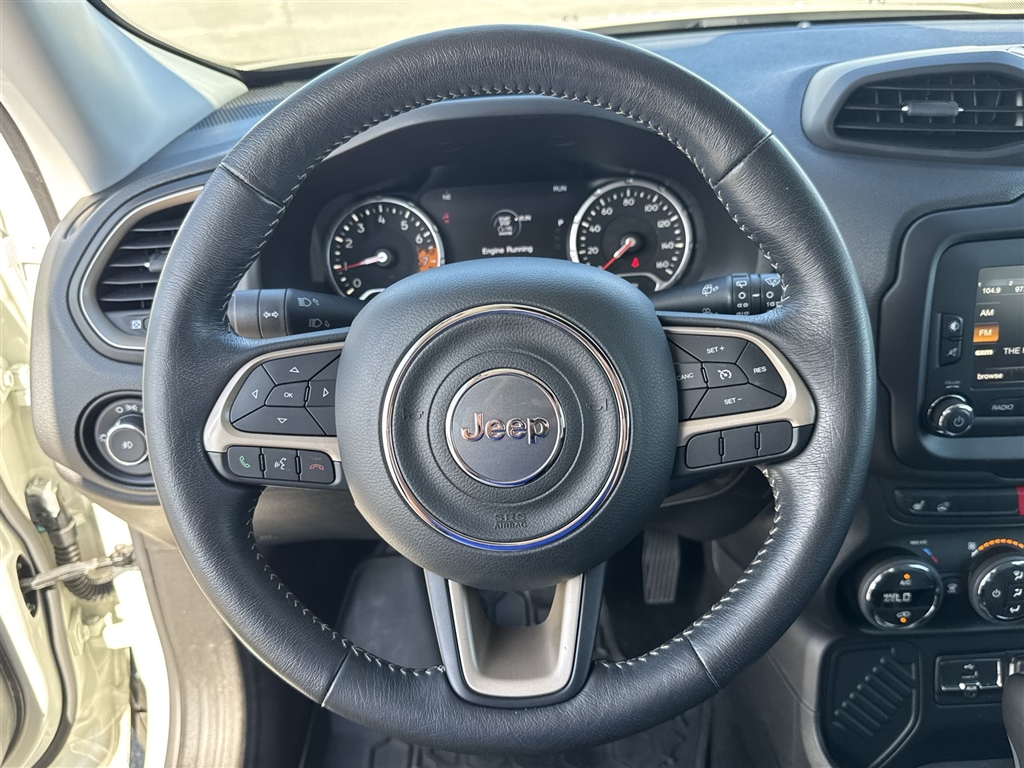2016 Jeep Renegade Limited photo 9