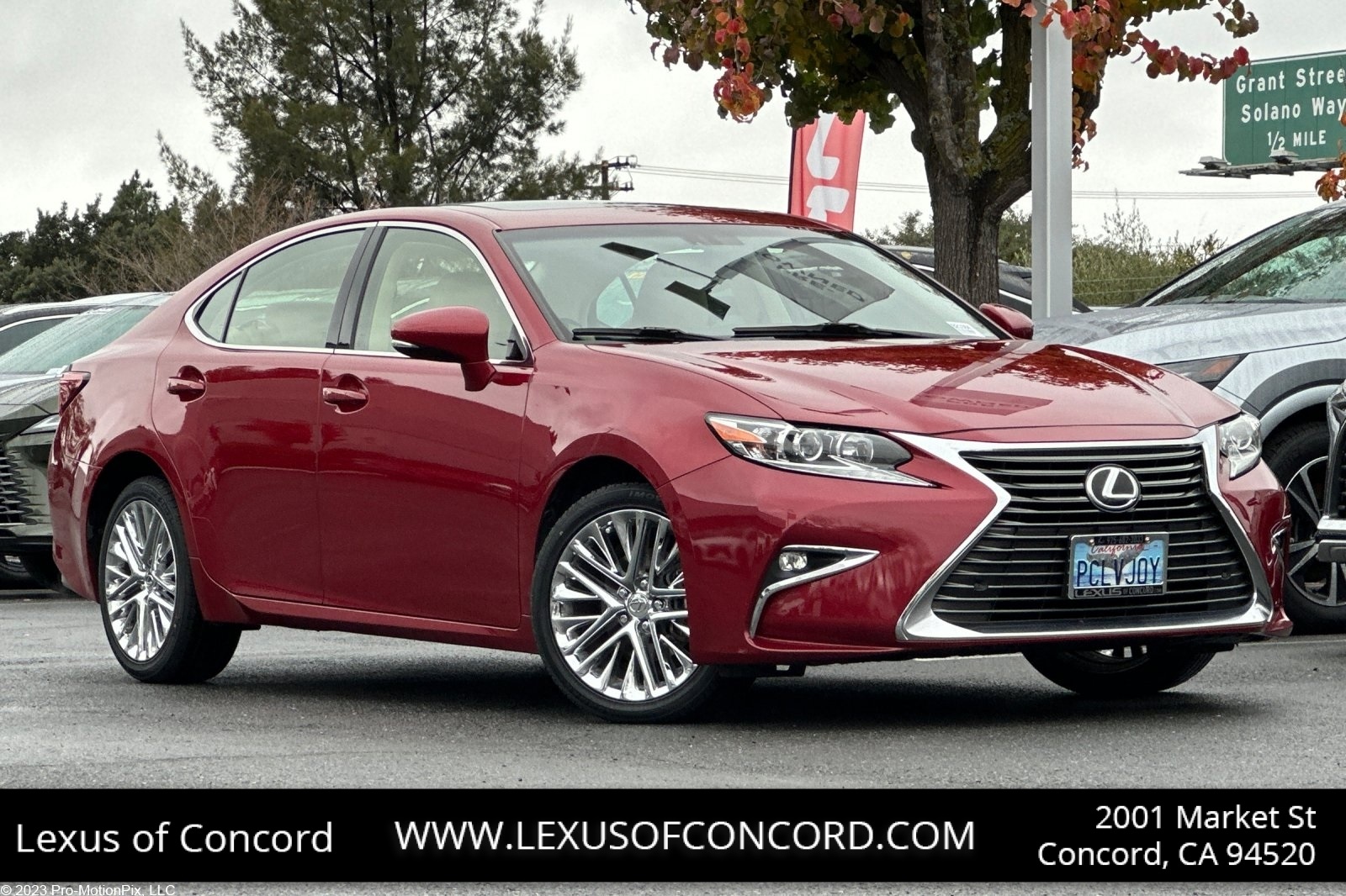 2016 Lexus ES 350's photo