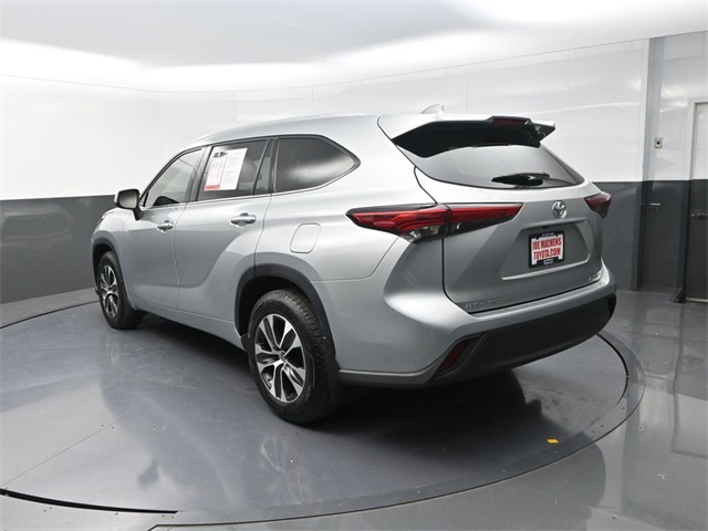 2022 Toyota Highlander XLE photo 4