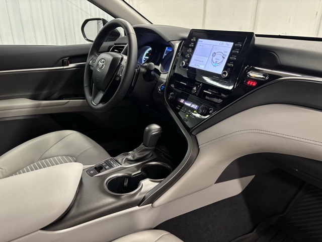 2024 Toyota Camry Hybrid SE photo 19