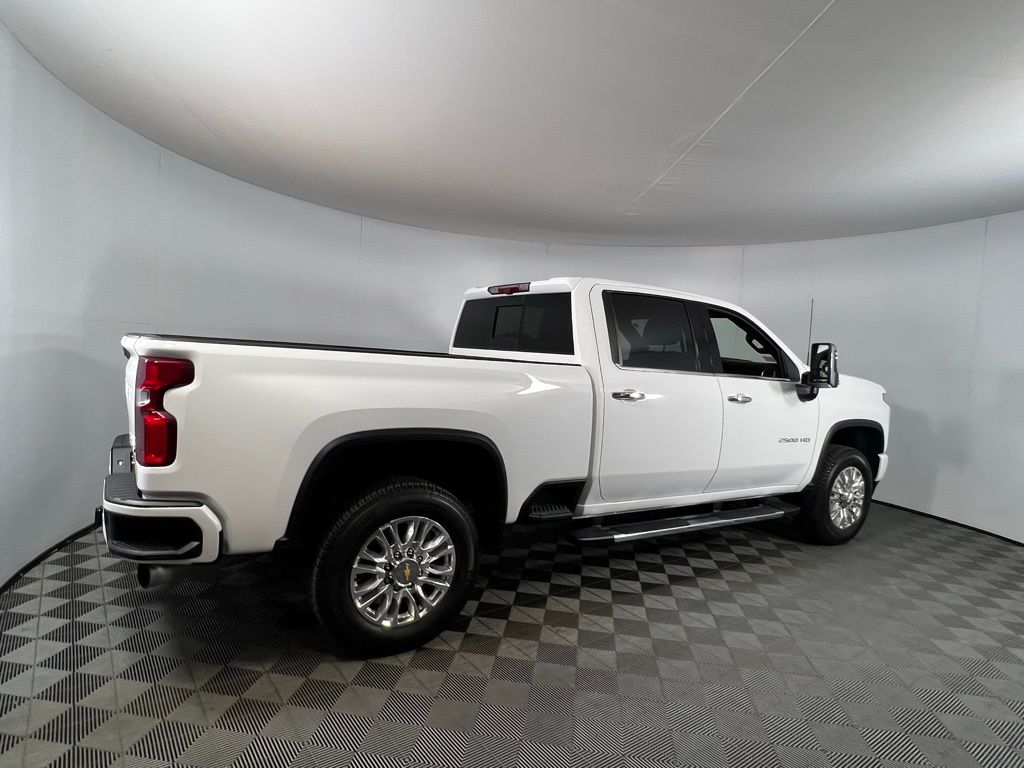 2023 Chevrolet Silverado 2500HD High Country photo 2
