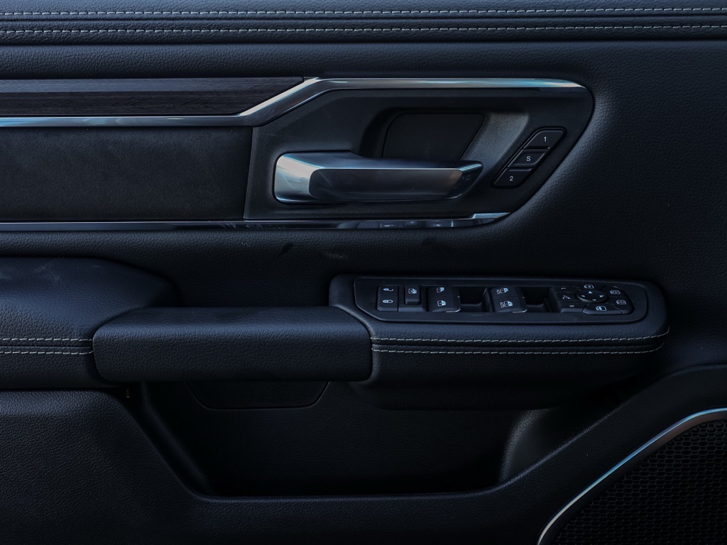 New 2026 Granite Crystal Metallic Clear-Coat Exterior Paint RAM Laramie image 22