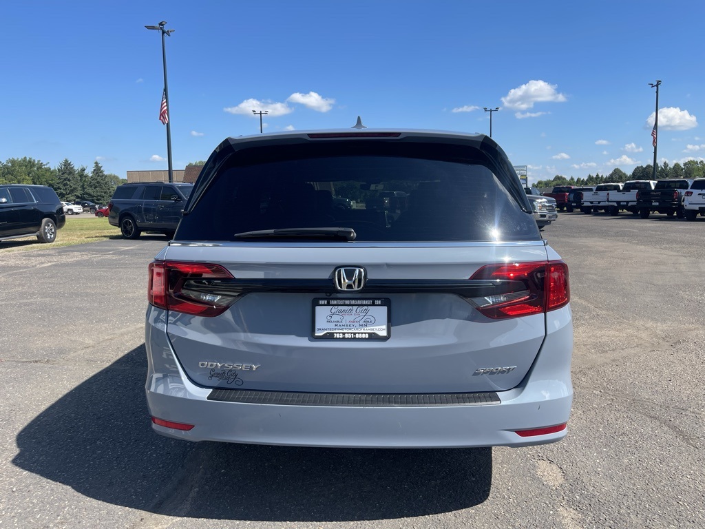 2024 Honda Odyssey Sport photo 5