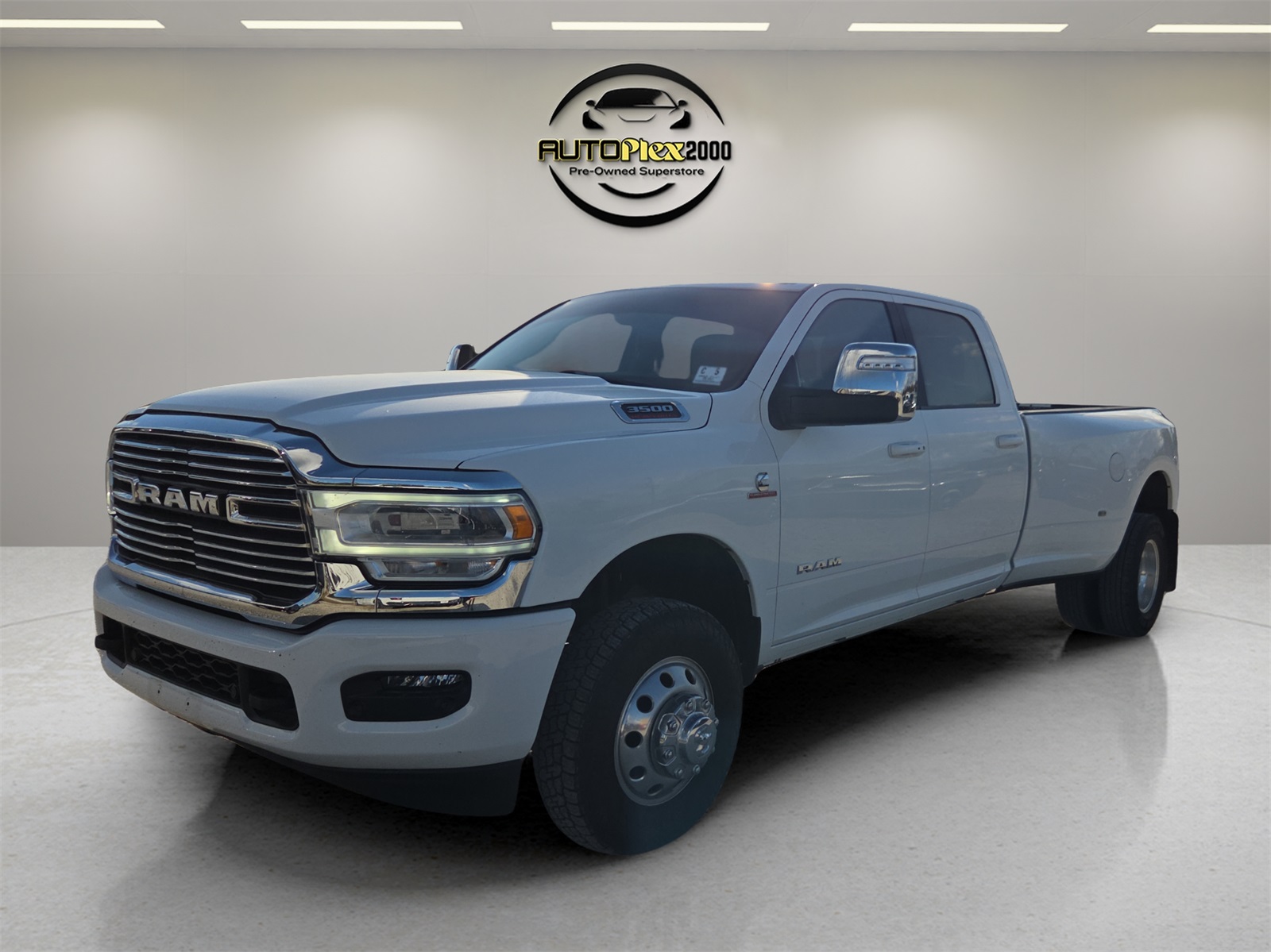 2023 Ram 3500 Laramie photo 3