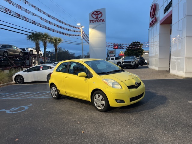 2010 Toyota Yaris Base's photo