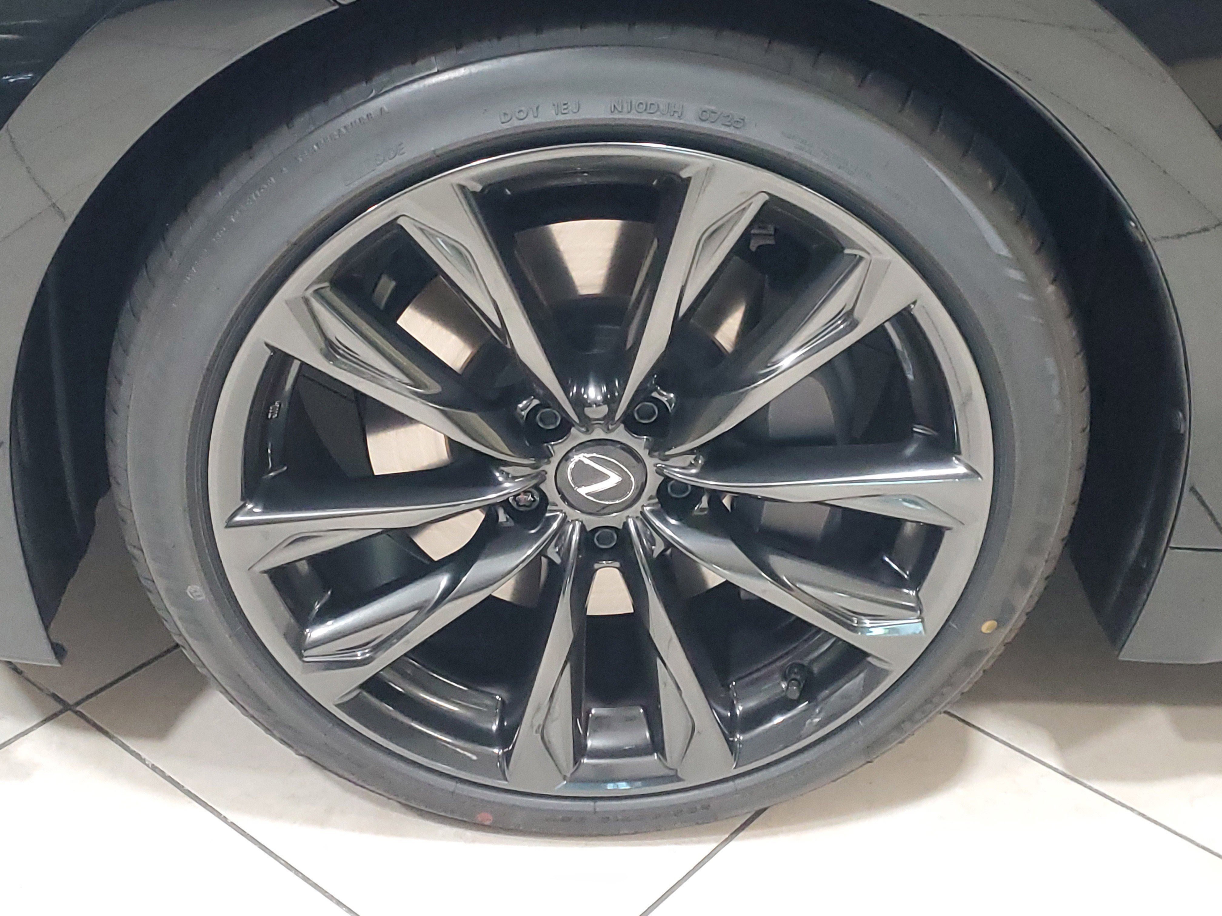 2025 Lexus IS 350 F SPORT photo 4