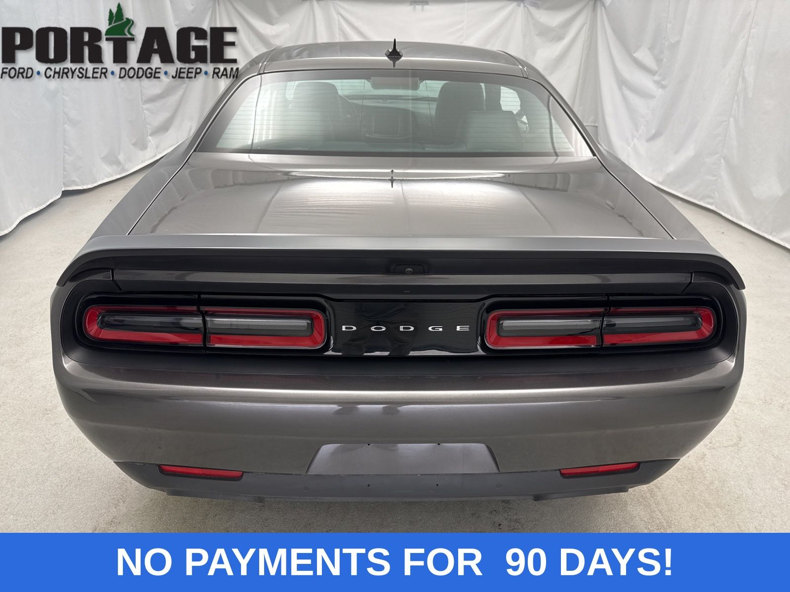 2022 Dodge Challenger R/T Scat Pack Widebody photo 3