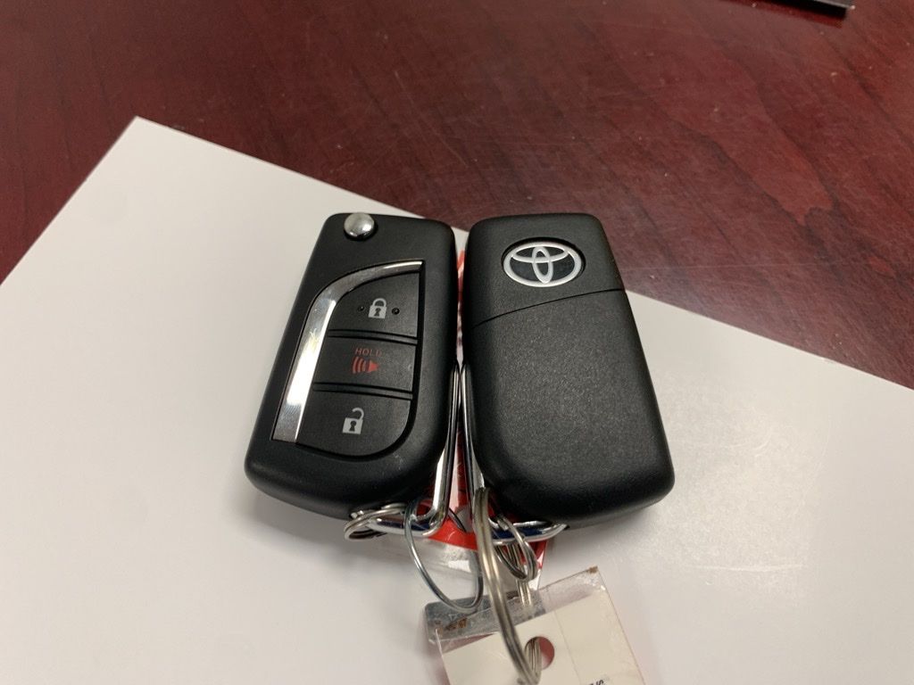 2024 Toyota RAV4 LE photo 8