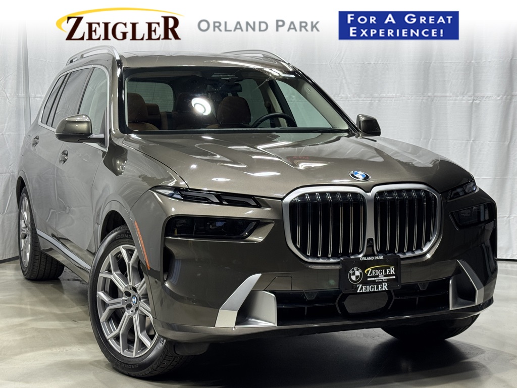 2023 BMW X7 40i's photo