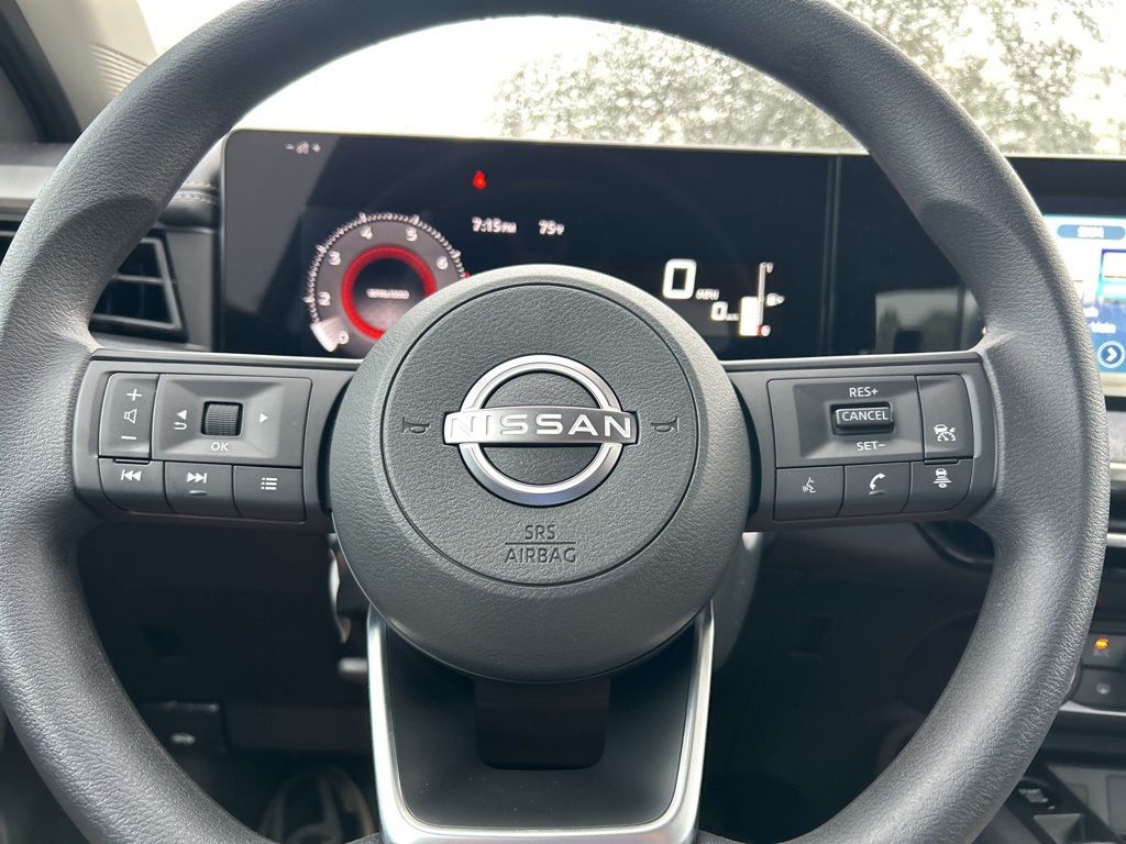 2025 Nissan Kicks SV photo 13