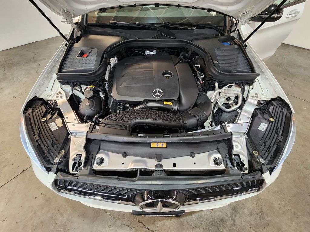 2022 Mercedes Benz GLC 300 4MATIC photo 4