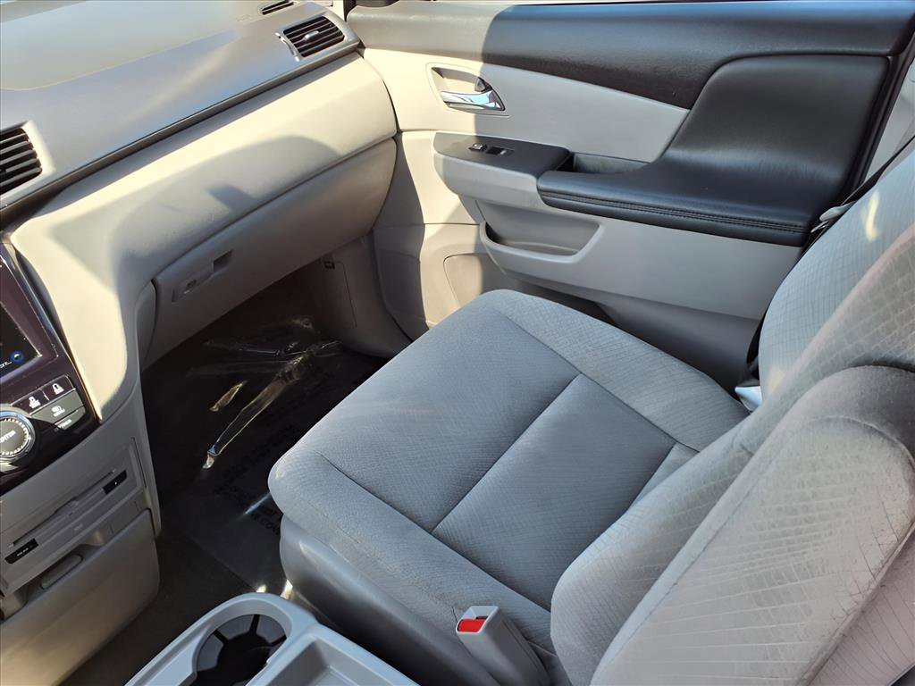 2016 Honda Odyssey SE photo 16