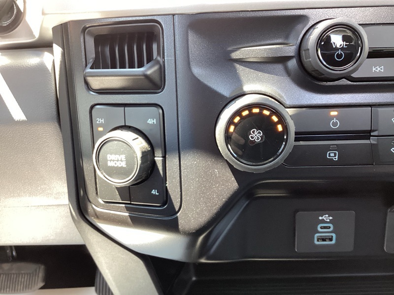 2025 Ford F-350 photo 26