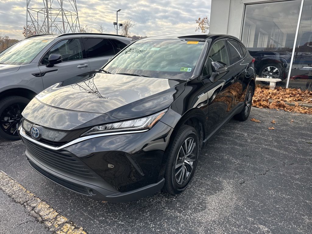 2021 Toyota Venza LE photo 3