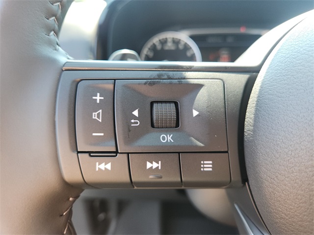 2025 Nissan Pathfinder SV photo 16