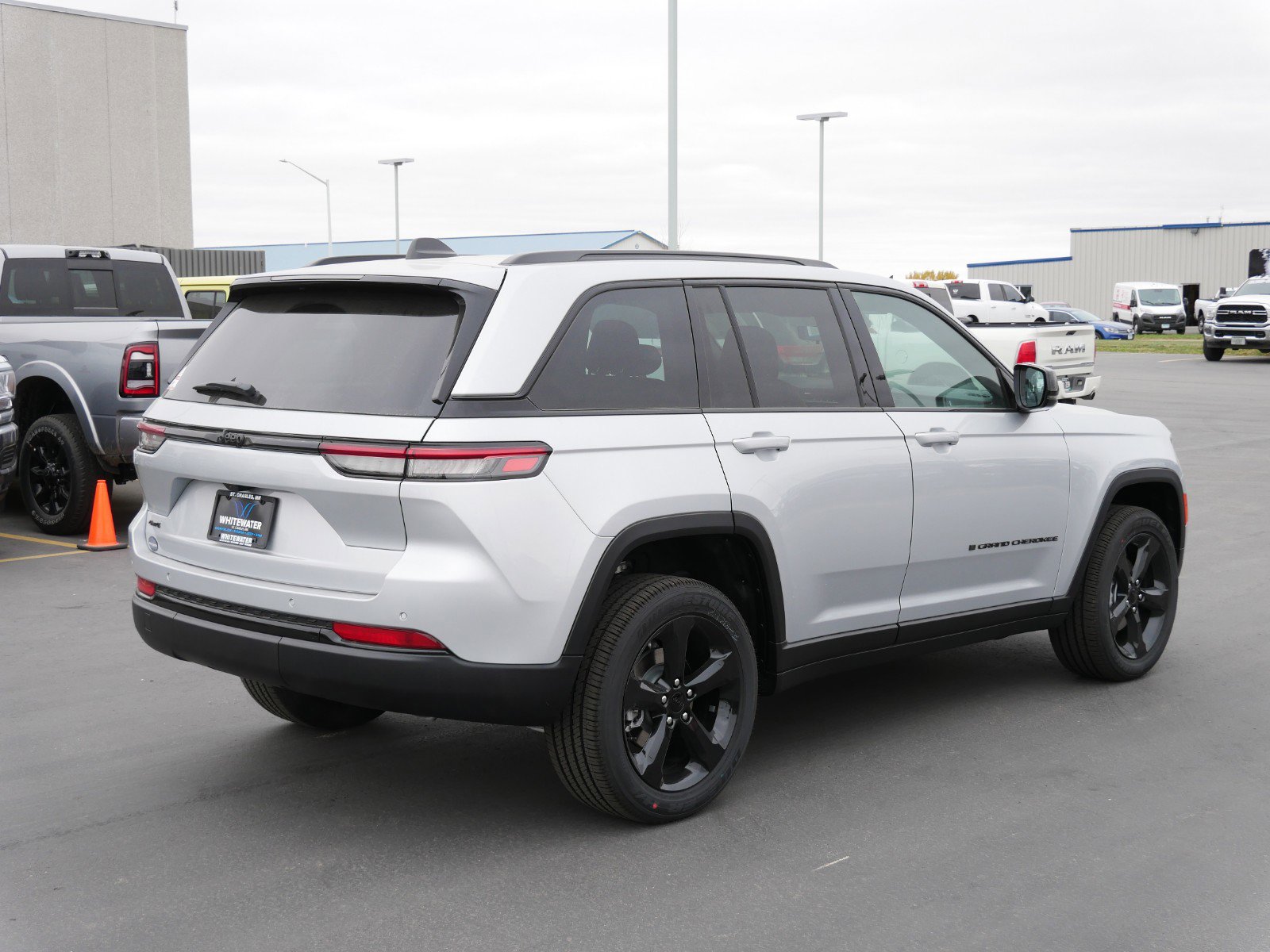 2025 Jeep Grand Cherokee Altitude X photo 2