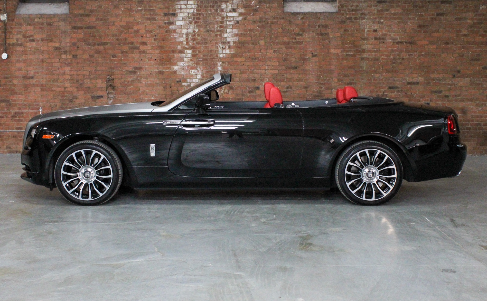 2019 Rolls Royce Dawn photo 3